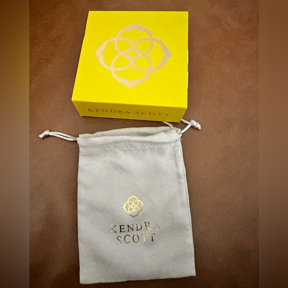 Kendra Scott packaging. - Picture 2 of 3